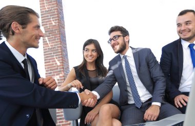 El sıkışma müdürü ve müvekkil ofis lobisindeki bir toplantıda..