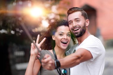 Mutlu seyahat çift selfie, romantik ruh hali yapma.