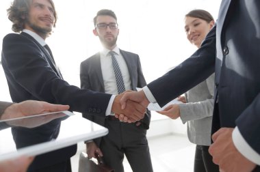 karşılıklı iş ortakları çalışanları göz