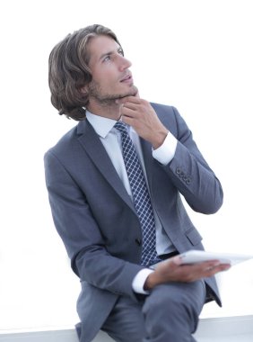 Tabletli modern iş adamı kopyalama alanına bakıyor