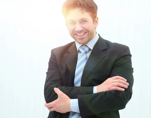 Retrato de feliz sorridente jovem empresário — Fotografia de Stock