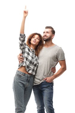 yukarıya bakıp yukarı işaret oung Çift