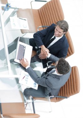 iki işveren takım içinde çalışma