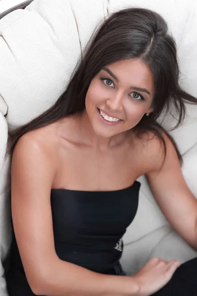 Close-up portrait of a charming young woman — Stock Photo, Image