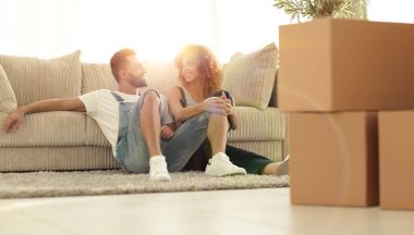 Mutlu aile onun gelecek yeni bir ev planları..