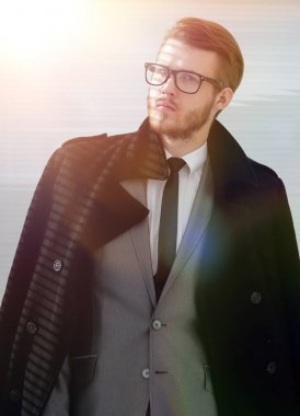 siyah ceket ciddi işadamı portresi