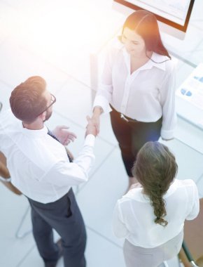 el sıkışma yönetici ve personel işyeri yakın: