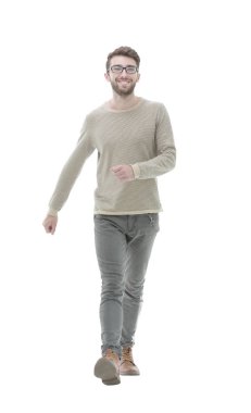 Kendine güvenen delikanlı ileriye