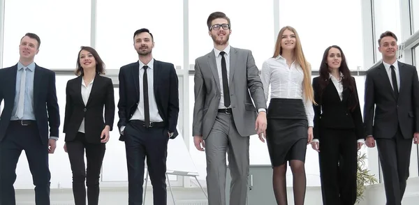 Группа успешных молодых бизнесменов — стоковое фото