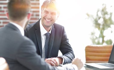 Mutlu iş ortakları belgeleriyle çalışma