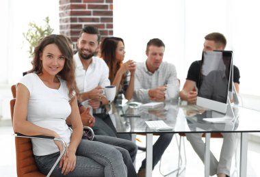 Yaratıcı iş takım tartışıyor