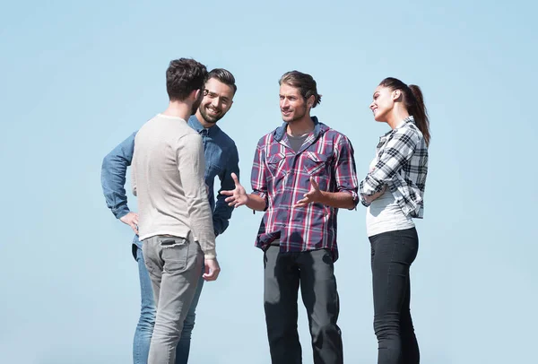 Jóvenes creativos, discutiendo sus problemas . — Foto de Stock