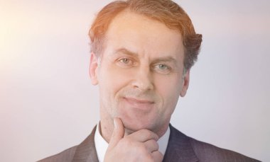 ciddi bir iş adamı closeup yüzü.