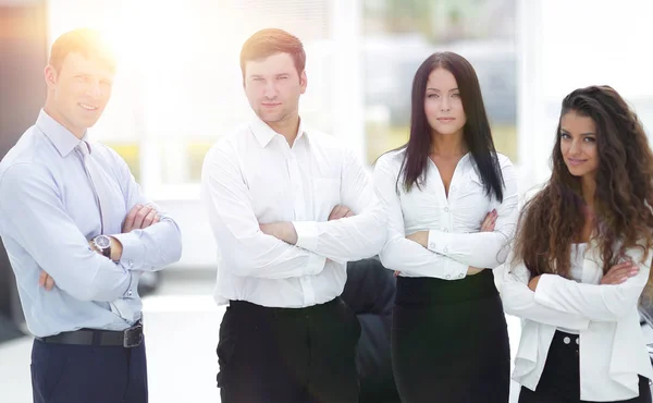 Équipe d'affaires professionnelle debout dans le bureau — Photo