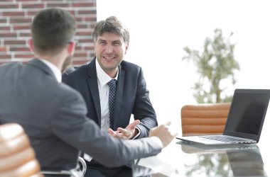 Mutlu iş ortakları belgeleriyle çalışma