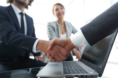 closeup.Handshake mali ortakları ben