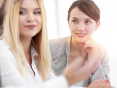 arka plan görüntüsü bir masada bir iş takımının.