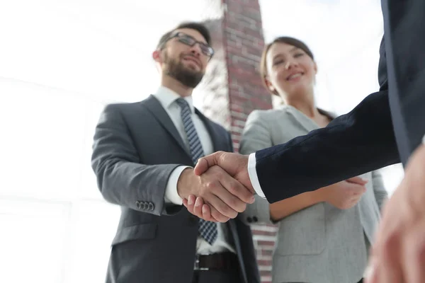 Friendly handshake of business people. — Stock Photo, Image