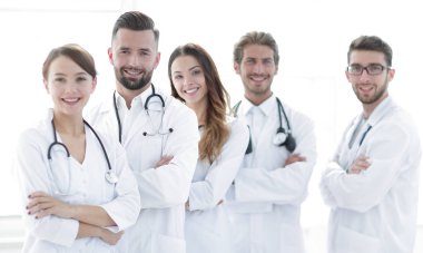 Doktorlar stajyerler başarılı bir grup portresi.