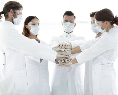 el arkadaşlarıyla istifleme doktorların yakın çekim fotoğraf