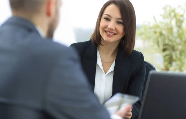 Business people working together at the desk in the office — Stock Photo, Image