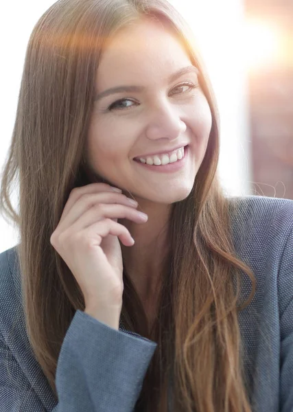 Succesvol zakenvrouw op onscherpe achtergrond office — Stockfoto