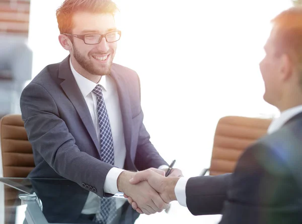 Welcome and handshake business partners — Stock Photo, Image