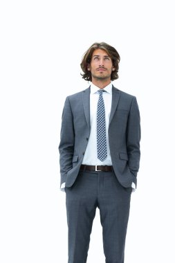 Beyaz arka plana bakan zarif insanlar.