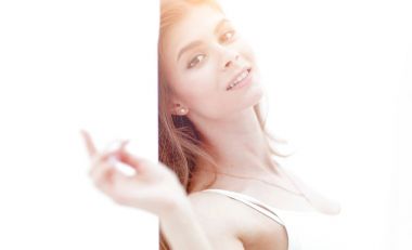 portre sevimli genç bir kadın portresi