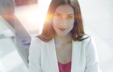 Güzel bir iş kadınının portresi.