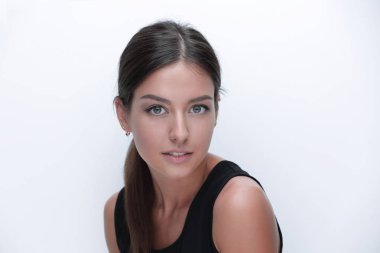 Sevimli genç bir kadın portresi. Gençlik ve cilt bakım kavramı.