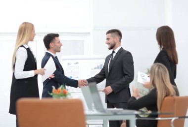 bir iş sunumu önce karşılıklı iş ortaklarının.