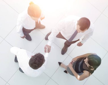 En baştan görüntüleyin. iş takım iş sorunları tartışıyor