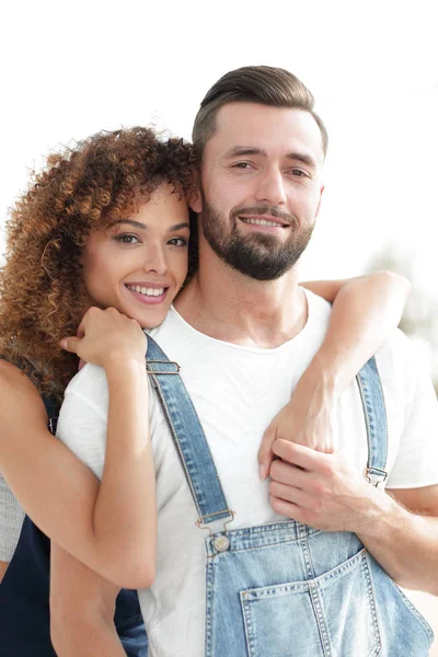 Portrait of a newly-married couple dreaming of buying their apartment. — Stock Photo, Image