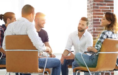 ekip üyeleri atölyesinde iddia