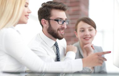 arka plan görüntüsü bir masada bir iş takımının.