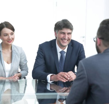 Avukatlar sözleşme tartışmak