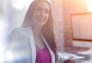 başarılı iş kadını ofiste portresi