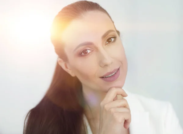 Primer plano retrato de una mujer de negocios soñando — Foto de Stock