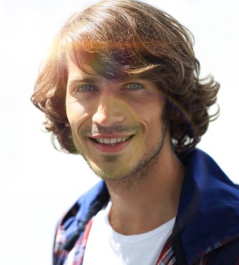 portre. şık bir ekose gömlekli adam. yakın çekim.