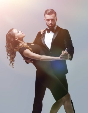 tutku dansçılar gri arka plan üzerinde