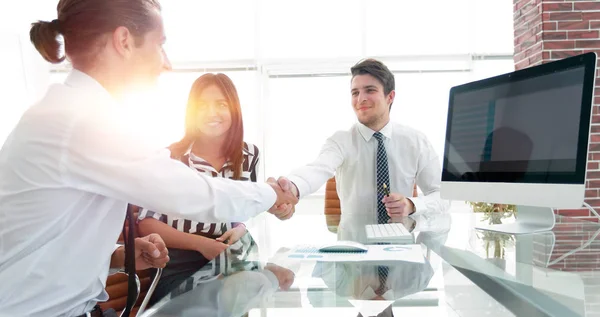 Closeup.Handshake van businesspartners — Stockfoto