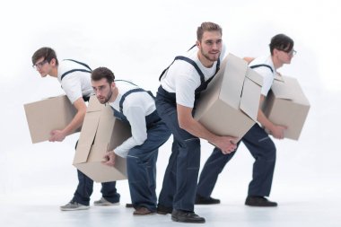 Sorumlu nakliyeciler işlerini yapmak için acele ediyorlar..