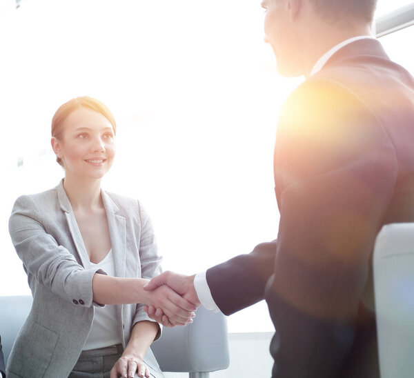 уверенные в себе деловые партнеры