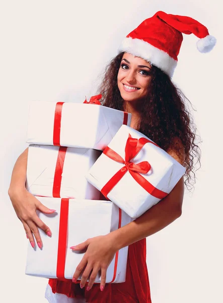 많은 선물 상자와 가방 매력적인 여자 흥분. — 스톡 사진