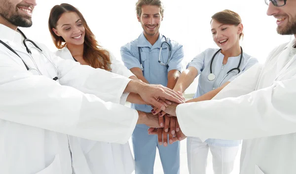 Image de fond d'un groupe réussi de médecins sur fond blanc — Photo