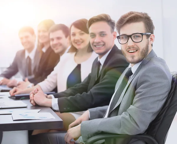 Team van de zakenman en zaken op de werkplek — Stockfoto