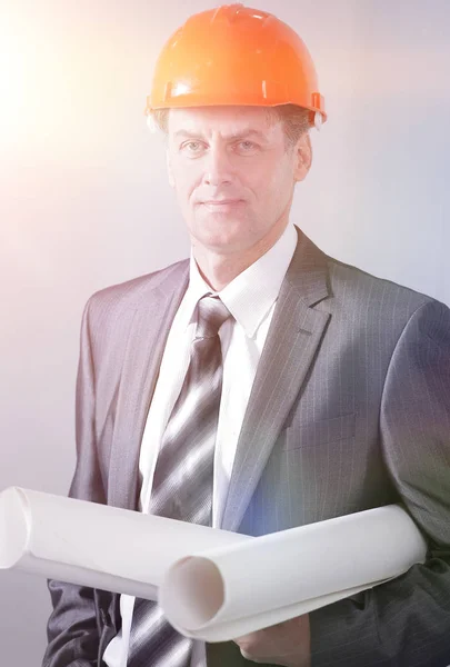 Portrait of professional architect with the project of a new building. — Stock Photo, Image