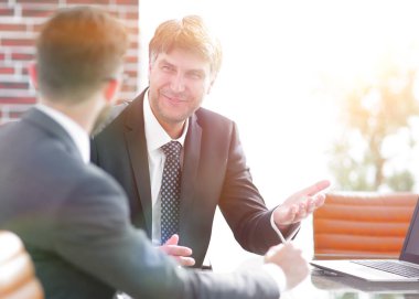 Mutlu iş ortakları belgeleriyle çalışma