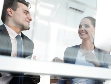 bilgisayar ekranına bakarak iş concept.colleagues